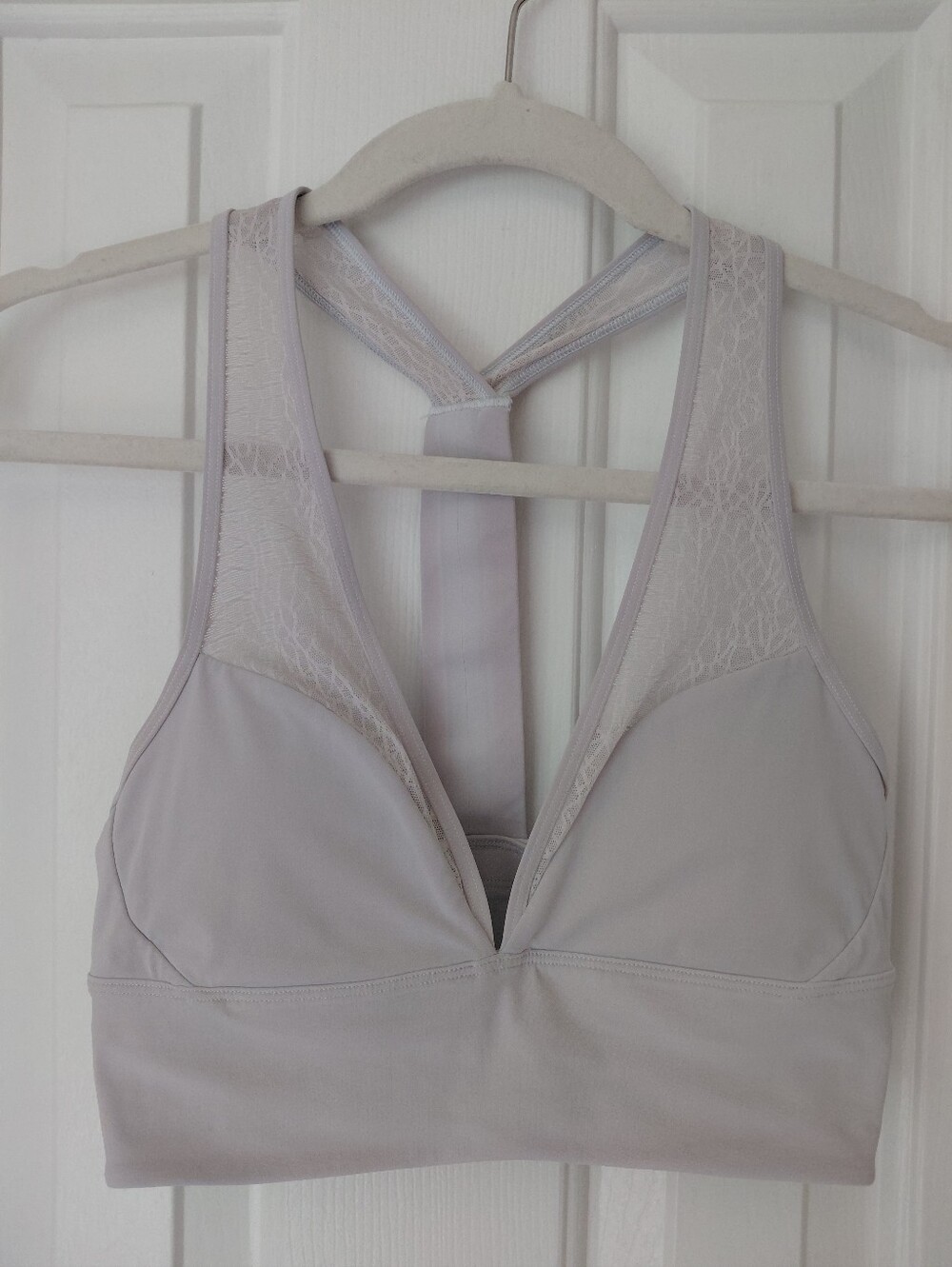 Lululemon Twist & Train Sports Bra- SIZE 4